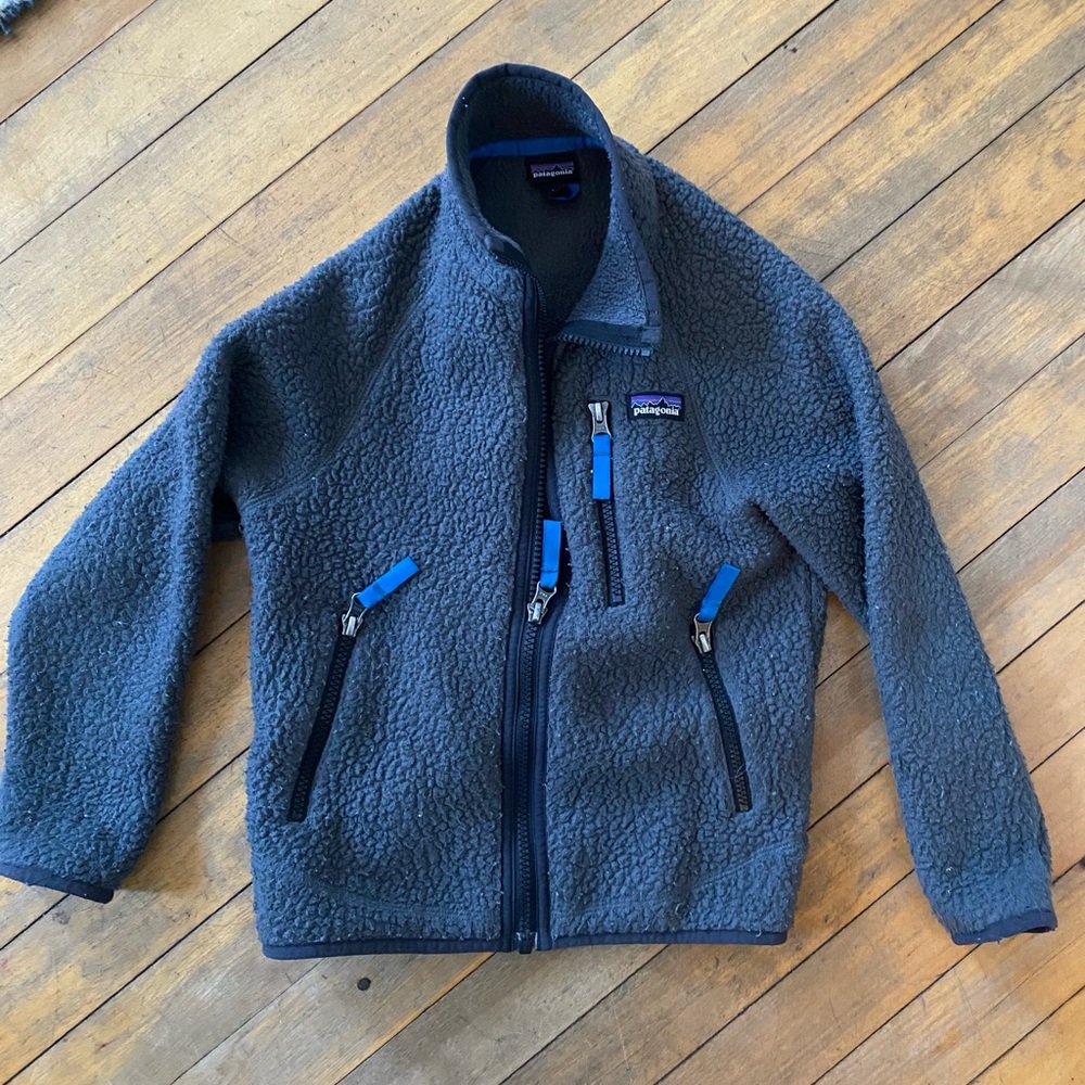 Patagonia Charcoal Fleece with Blue Zippers- xs (5-6)